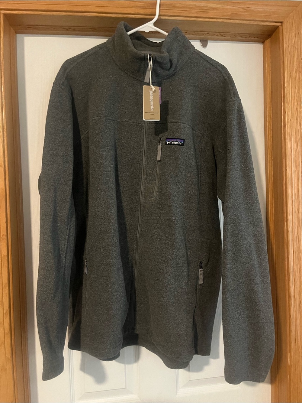 Patagonia Men’s Charcoal Gray Full-Zip Performance Fleece Jacket